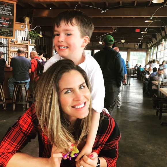 Meet your Posher, Jenaya - Picture 1 of 1